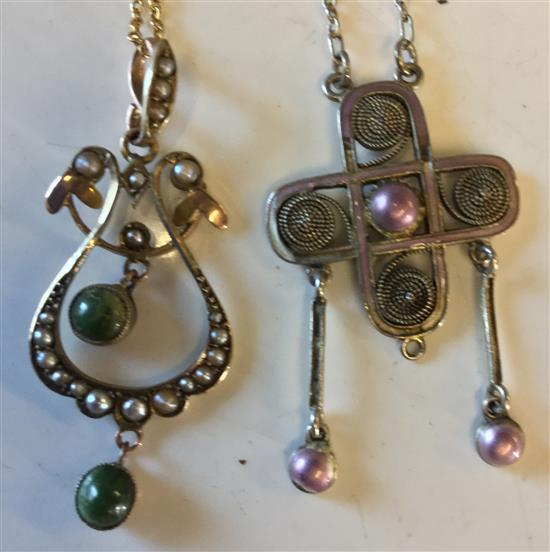 2 pendants on chain